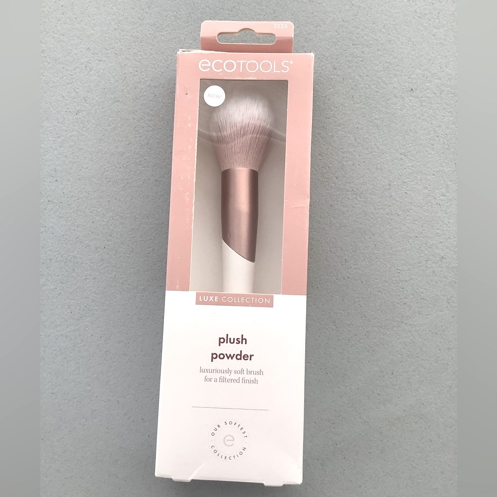 NIB Ecotools Plush Powder Makeup Soft Styling Brush